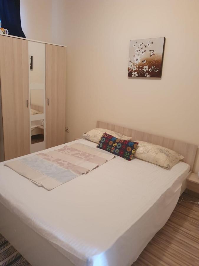 Relax Haus Hotel Hunedoara Exterior photo